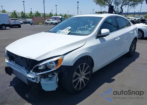 2016 Volvo S60 Premier из США, поврежденный, VIN LYV402FK3GB107420